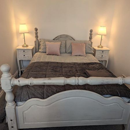 Cosy Bee And Apartment Bournemouth Bagian luar foto