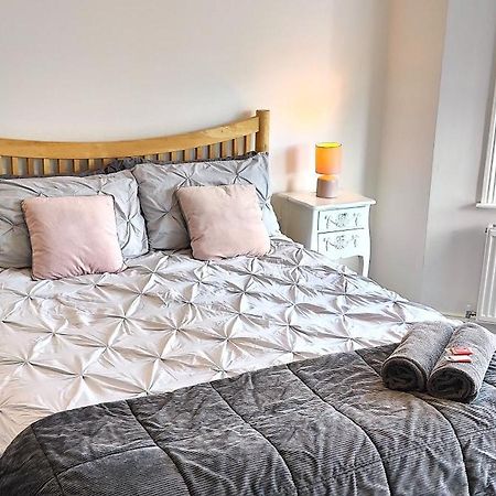 Cosy Bee And Apartment Bournemouth Bagian luar foto