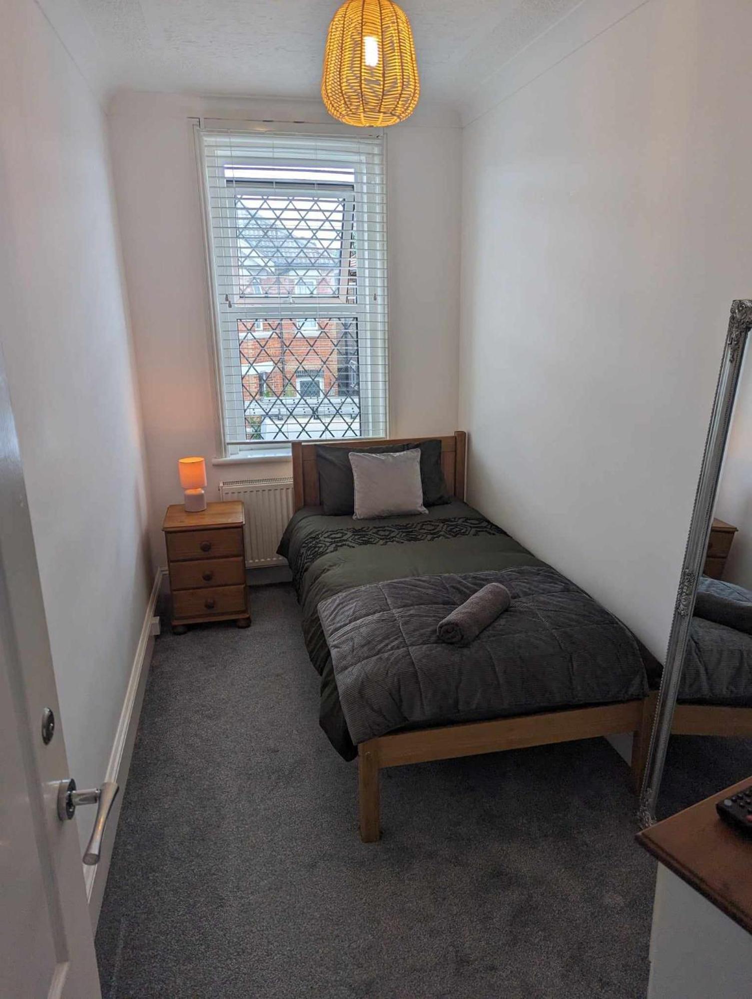 Cosy Bee And Apartment Bournemouth Bagian luar foto