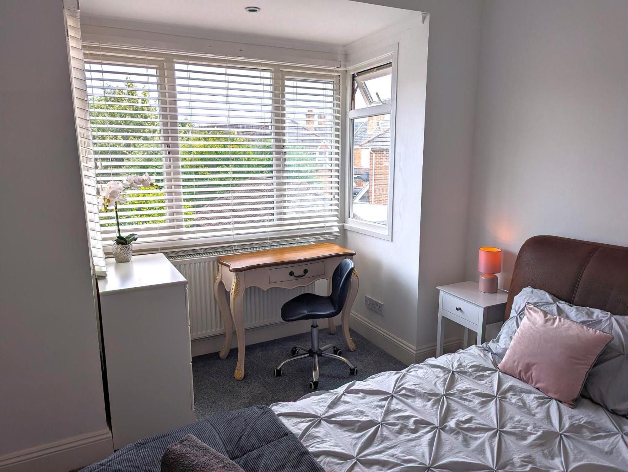 Cosy Bee And Apartment Bournemouth Bagian luar foto